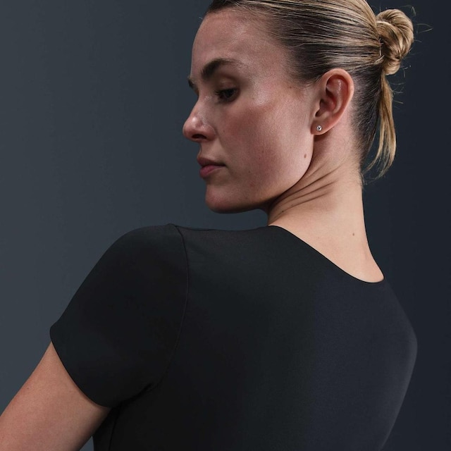 Camiseta Nike Dri-FIT Form Feminina