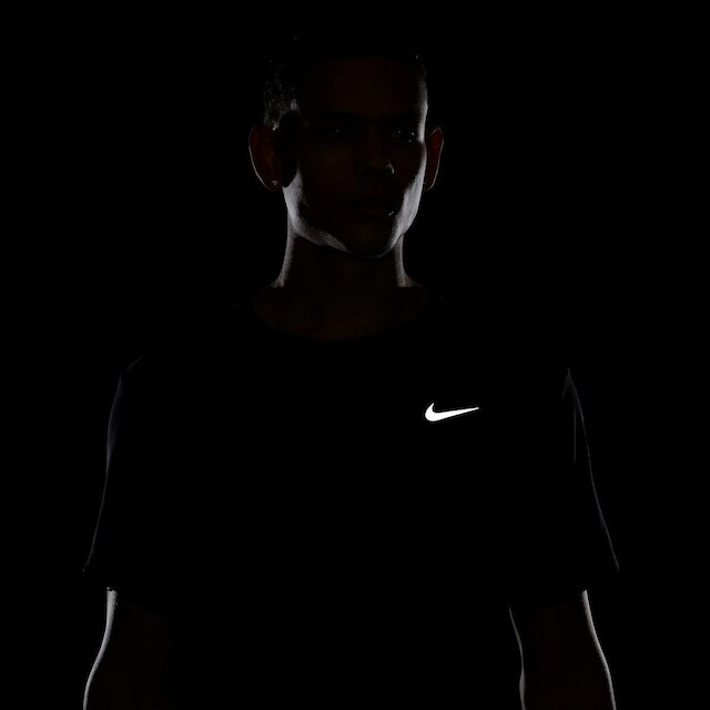 Camiseta Nike Dri-FIT UV Miller Masculina