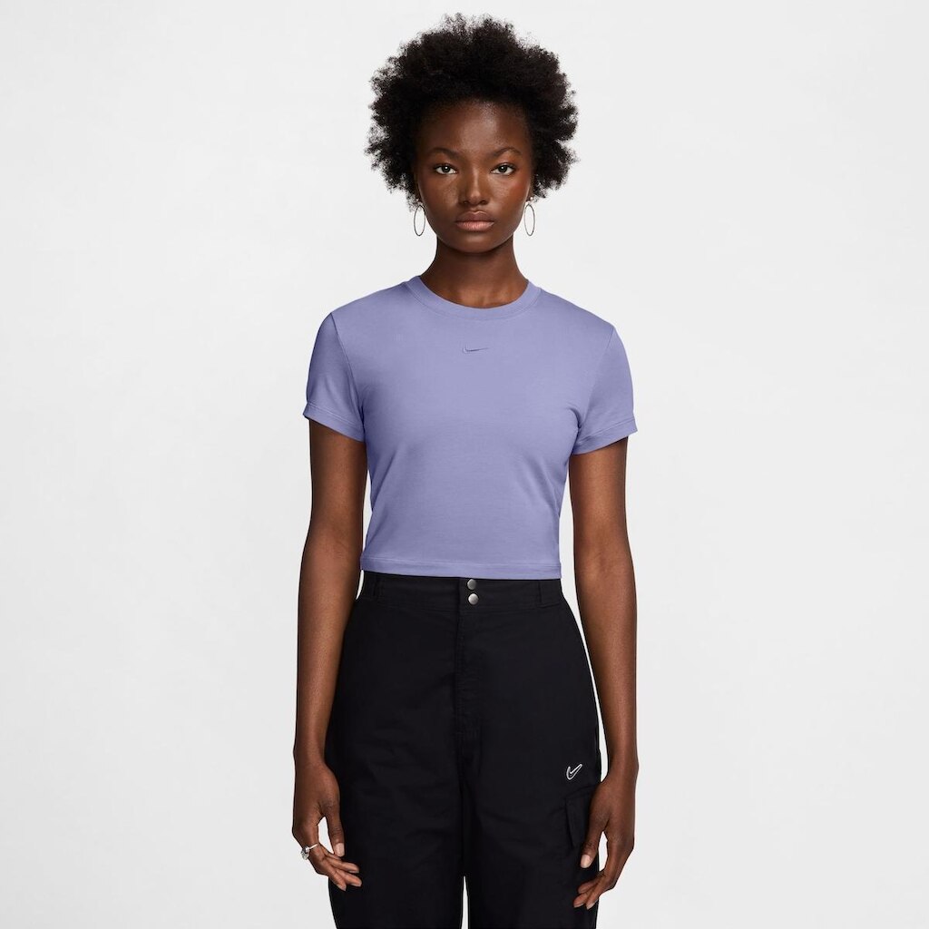Camiseta Nike Sportswear Chill Knit Cropped Feminina
