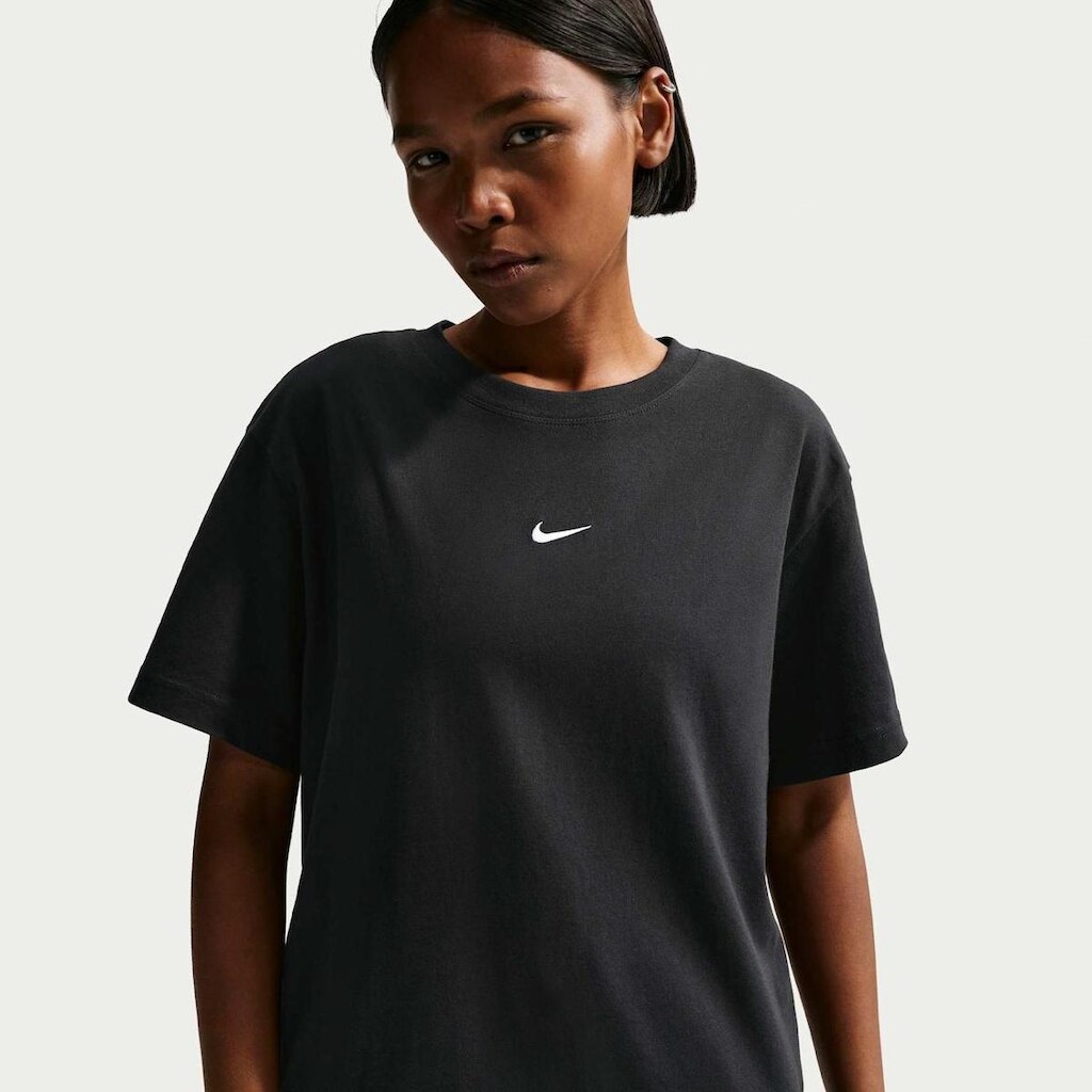 Camiseta Nike Sportswear Classic Feminina