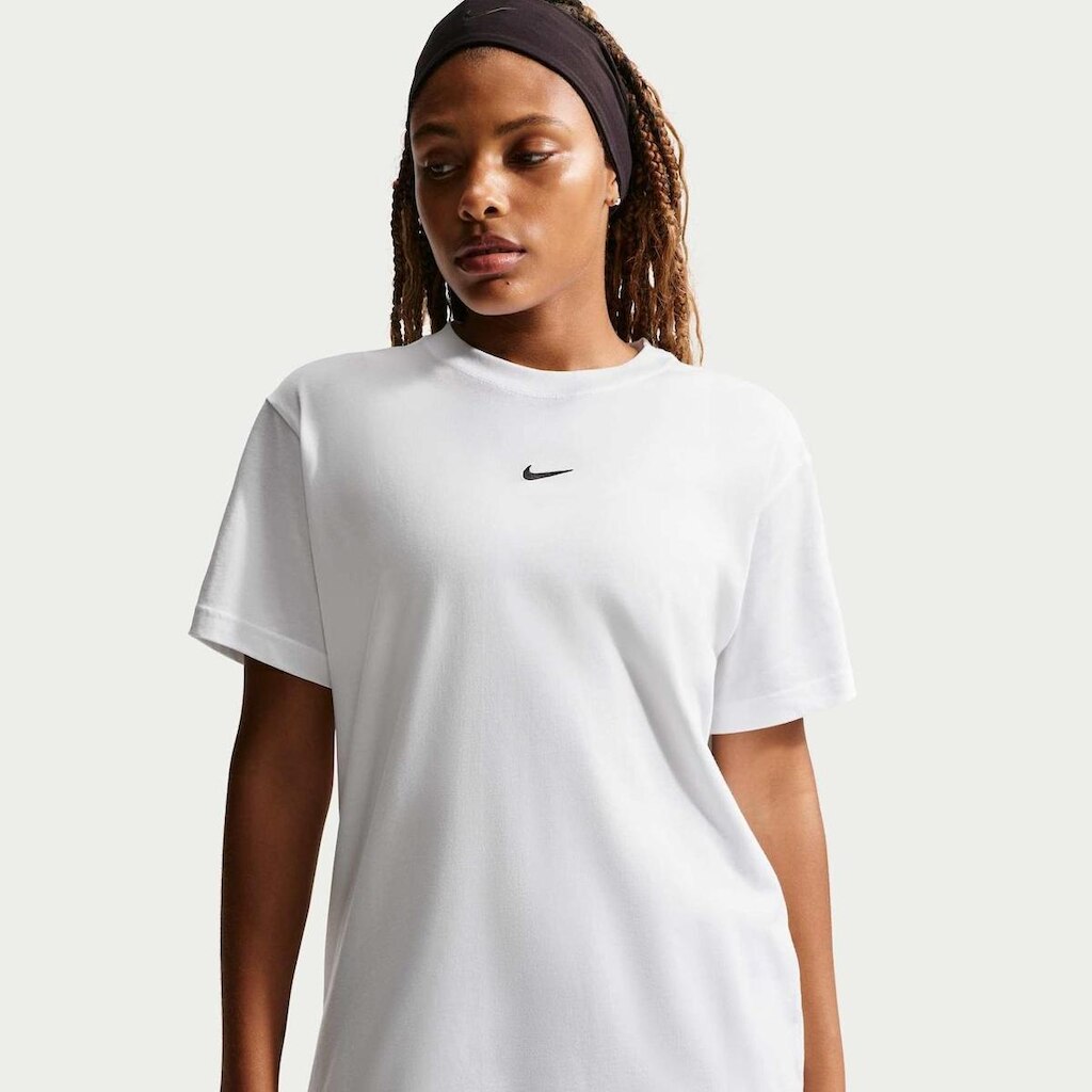 Camiseta Nike Sportswear Classic Feminina