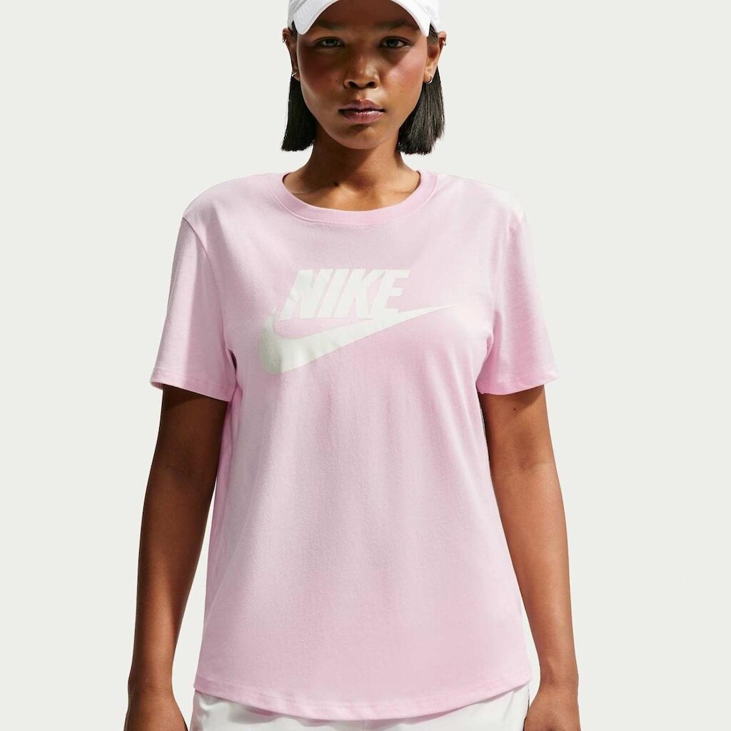 Camiseta Nike Sportswear Essentials Feminina