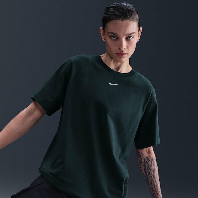 Camiseta Nike Sportswear Feminina