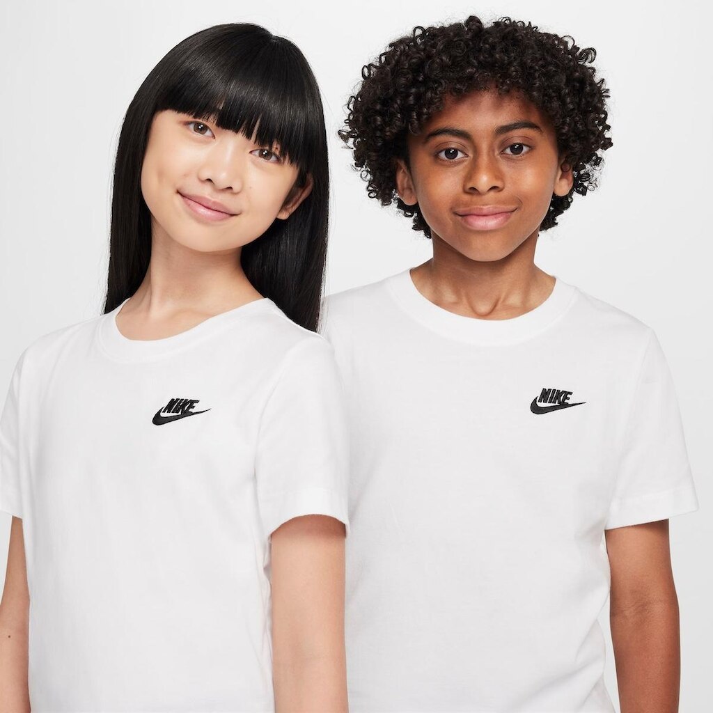 Camiseta Nike Sportswear Futura Infantil