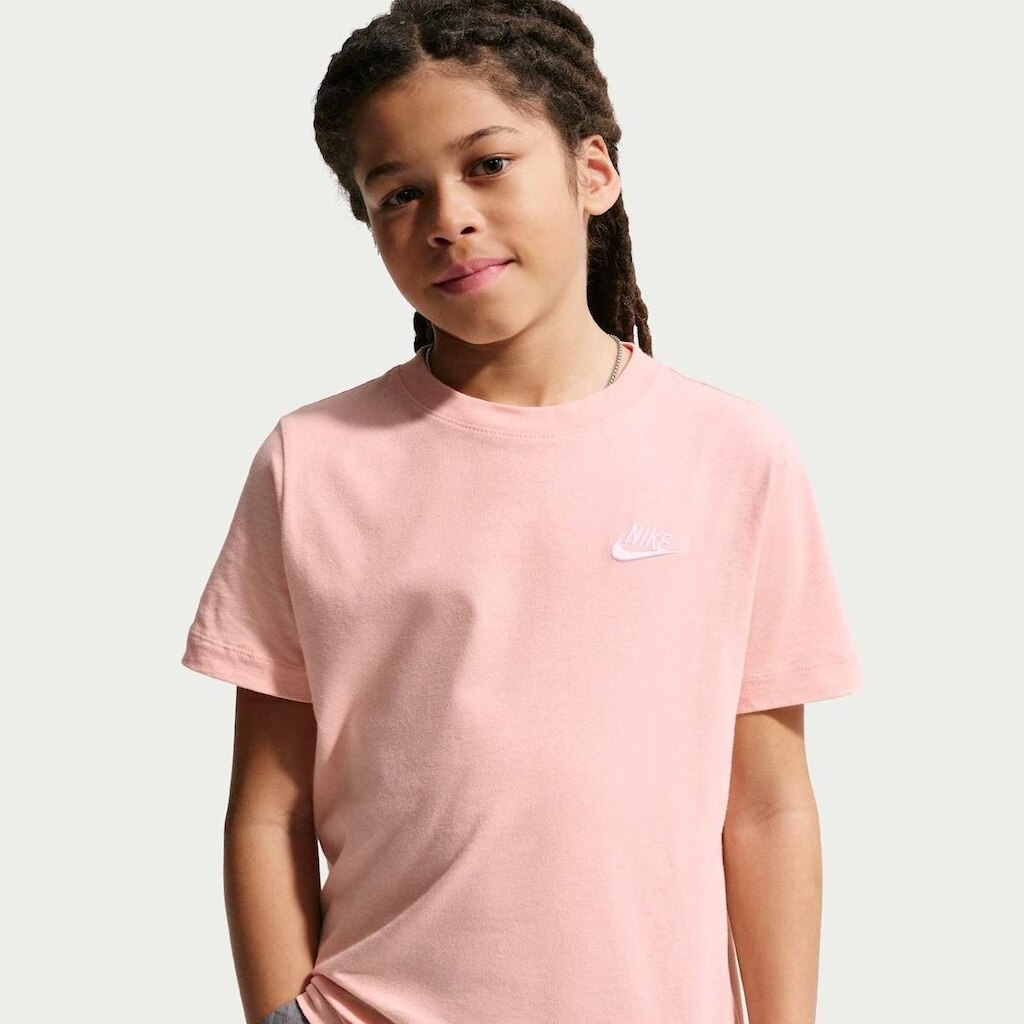 Camiseta Nike Sportswear Futura Infantil