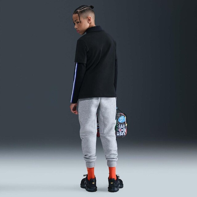 Camiseta Nike Sportswear Shiba Infantil