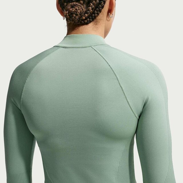 Jaqueta Dri-FIT Nike Pro Slim Feminina