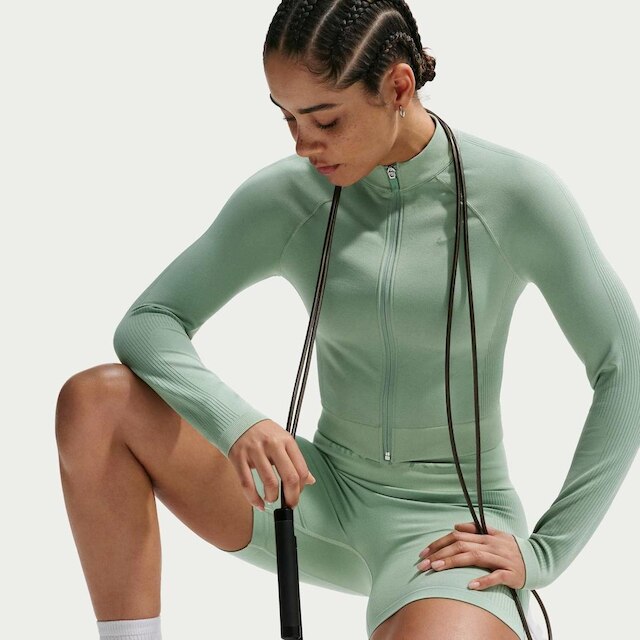 Jaqueta Dri-FIT Nike Pro Slim Feminina