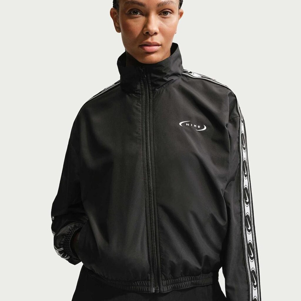 Jaqueta Nike Sportswear Classic Woven Feminina