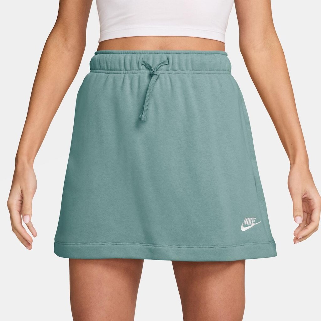 Saia Nike Sportswear Club Feminina